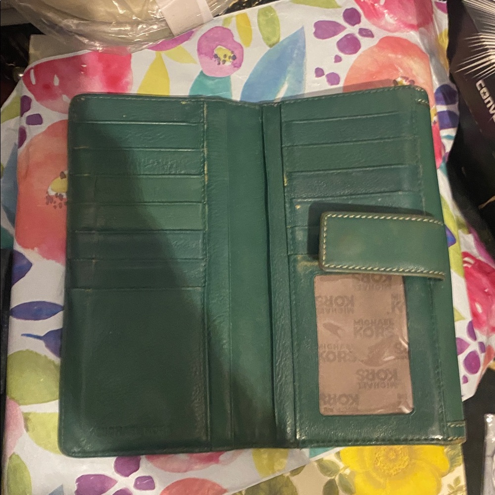 Michael Kors hunter green  Leather Wallet - Picture 4 of 6